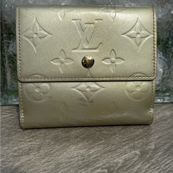 GUC! Louis Vuitton Vermis Metallic Gold Vintage Wallet - Picture 1 of 13